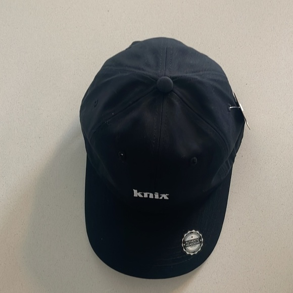 BNWT KNIX ACTIVE CAP O/S - Picture 7 of 7